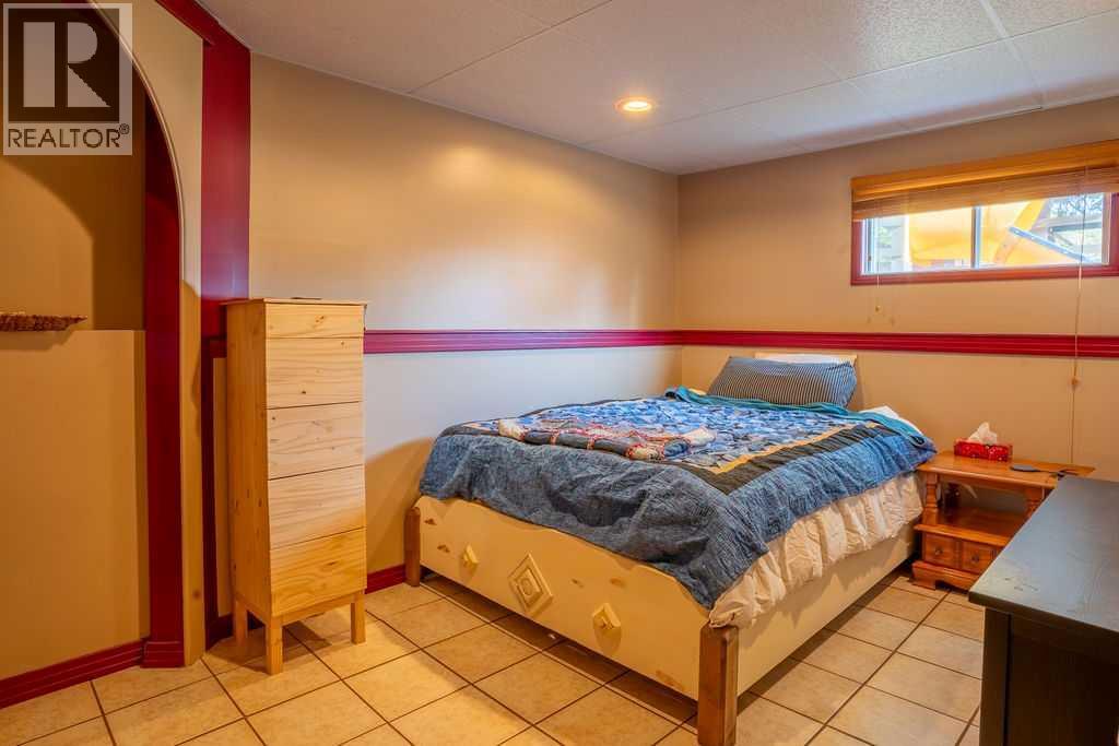 5920 53 Avenue - 25