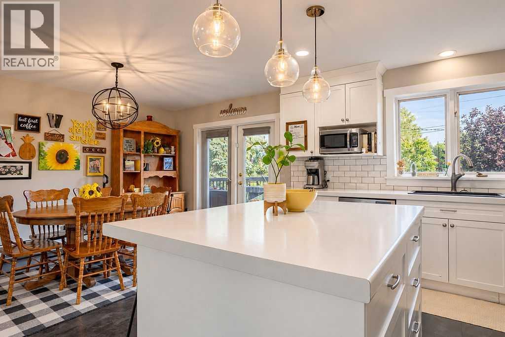 5920 53 Avenue - 7