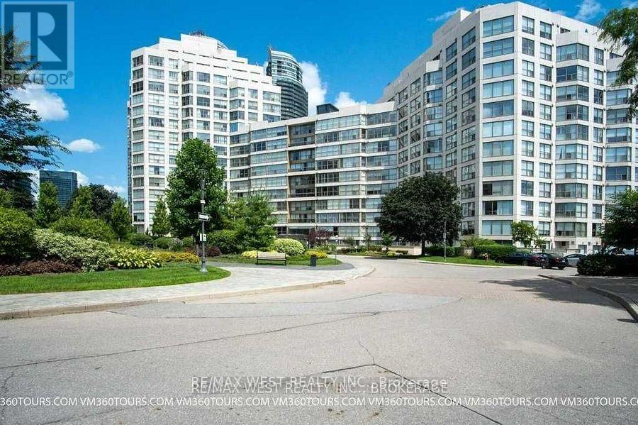 Photo of 2261 Lake Shore Boulevard