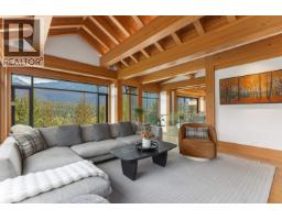 7465 Treetop Lane, Whistler, BC V8E0E9 Photo 6