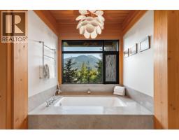 7465 Treetop Lane, Whistler, BC V8E0E9 Photo 27