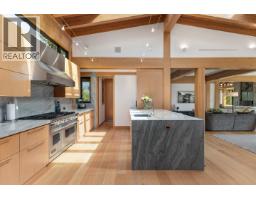 7465 Treetop Lane, Whistler, BC V8E0E9 Photo 16