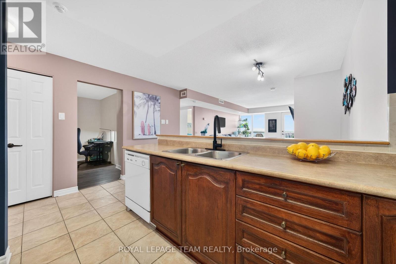811 – 120 GRANT CARMAN DRIVE, Ottawa. Luxury613. By Peter Sagos - Image 16