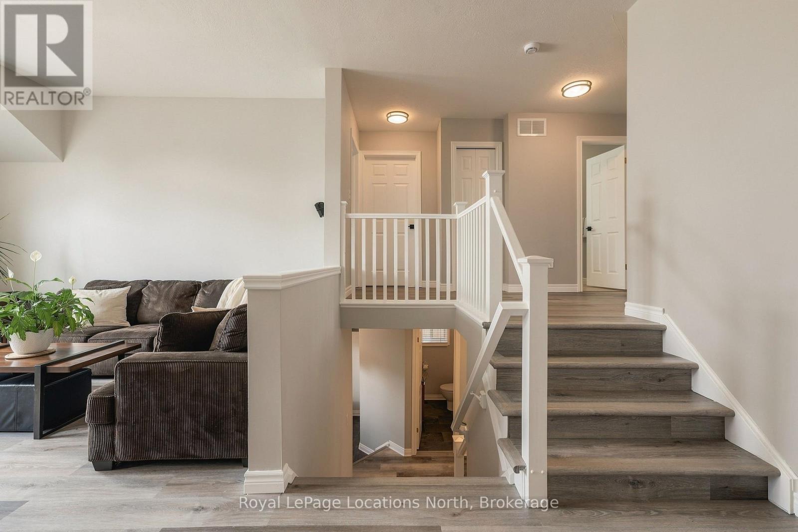 20 HIGHLANDS CRESCENT - Image 23