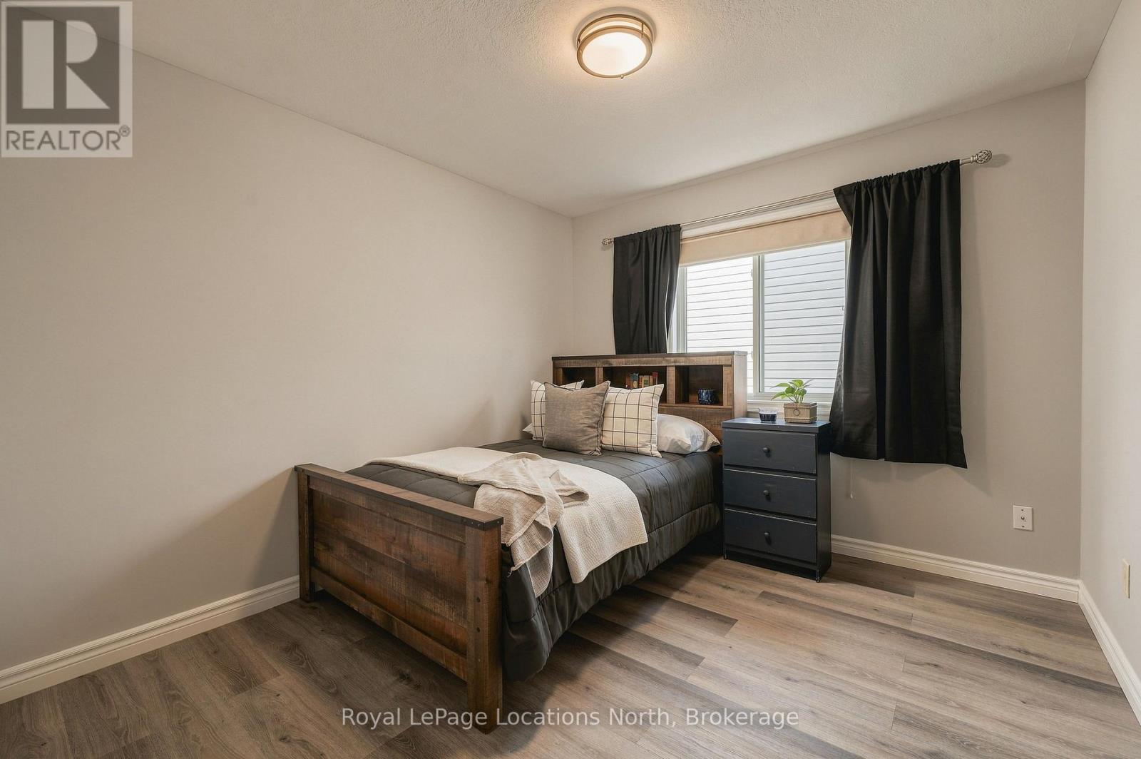 20 HIGHLANDS CRESCENT - Image 30