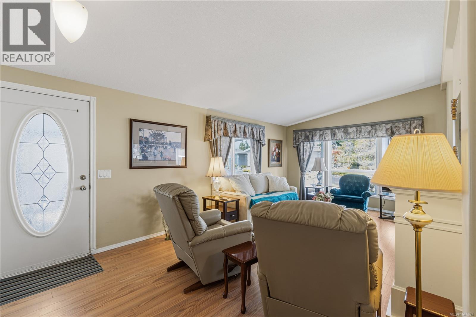 #16 386 Craig St - 15