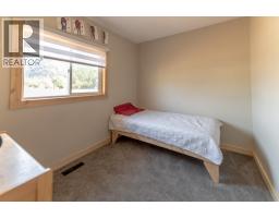 8909 Grainger Road, Canal Flats, BC V0B1B0 Photo 22