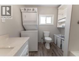 8909 Grainger Road, Canal Flats, BC V0B1B0 Photo 17