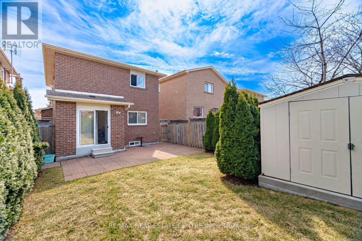 11 SHERINGHAM STREET - 42