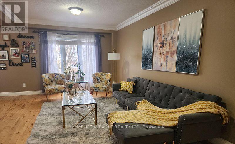 388 THOMAS SLEE DRIVE — photo 2
