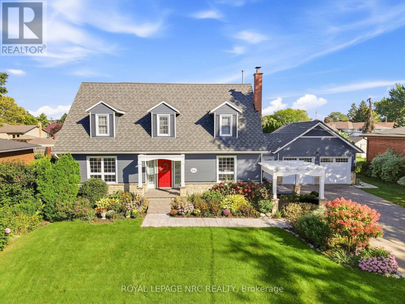 366 BOOK ROAD, Grimsby (Grimsby Beach)