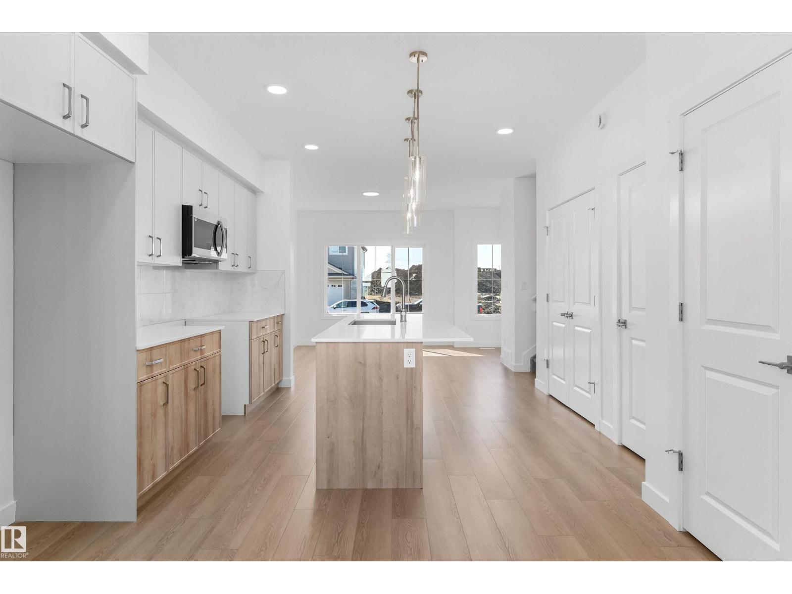 1060 14 AV NW - 12