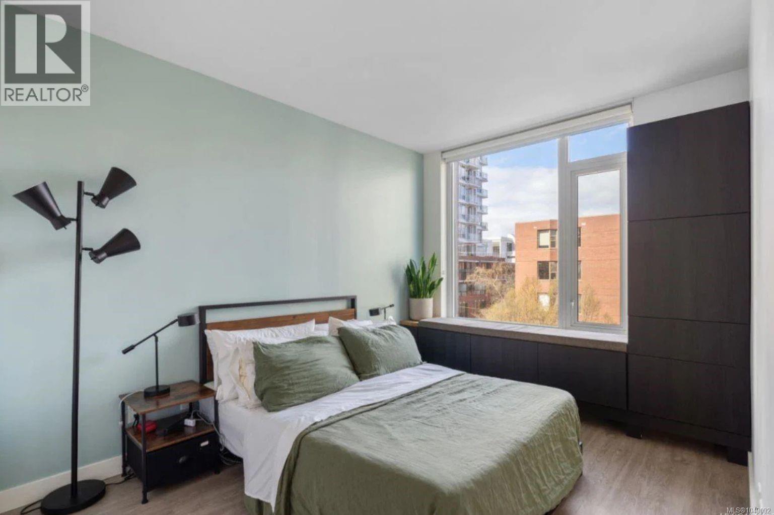 #401 845 Johnson St - Image 11