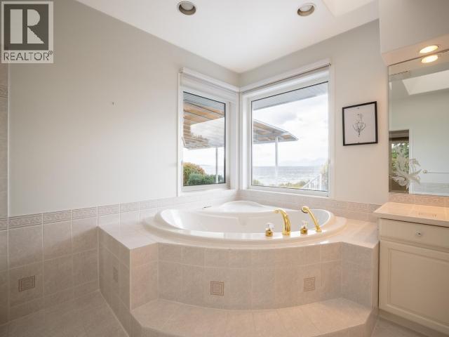 10219 DOUGLAS BAY ROAD, Powell River