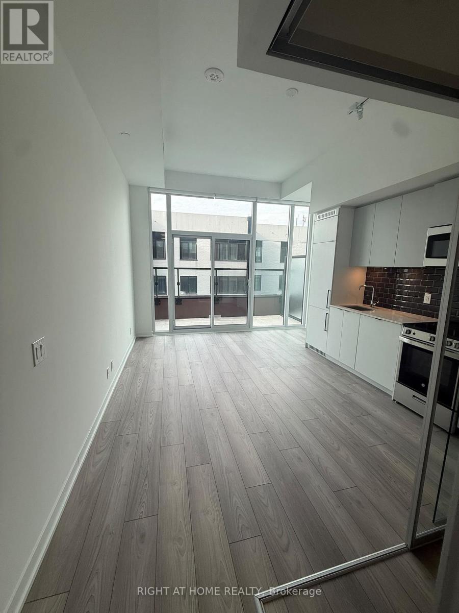 #525 285 DUFFERIN STREET - 13