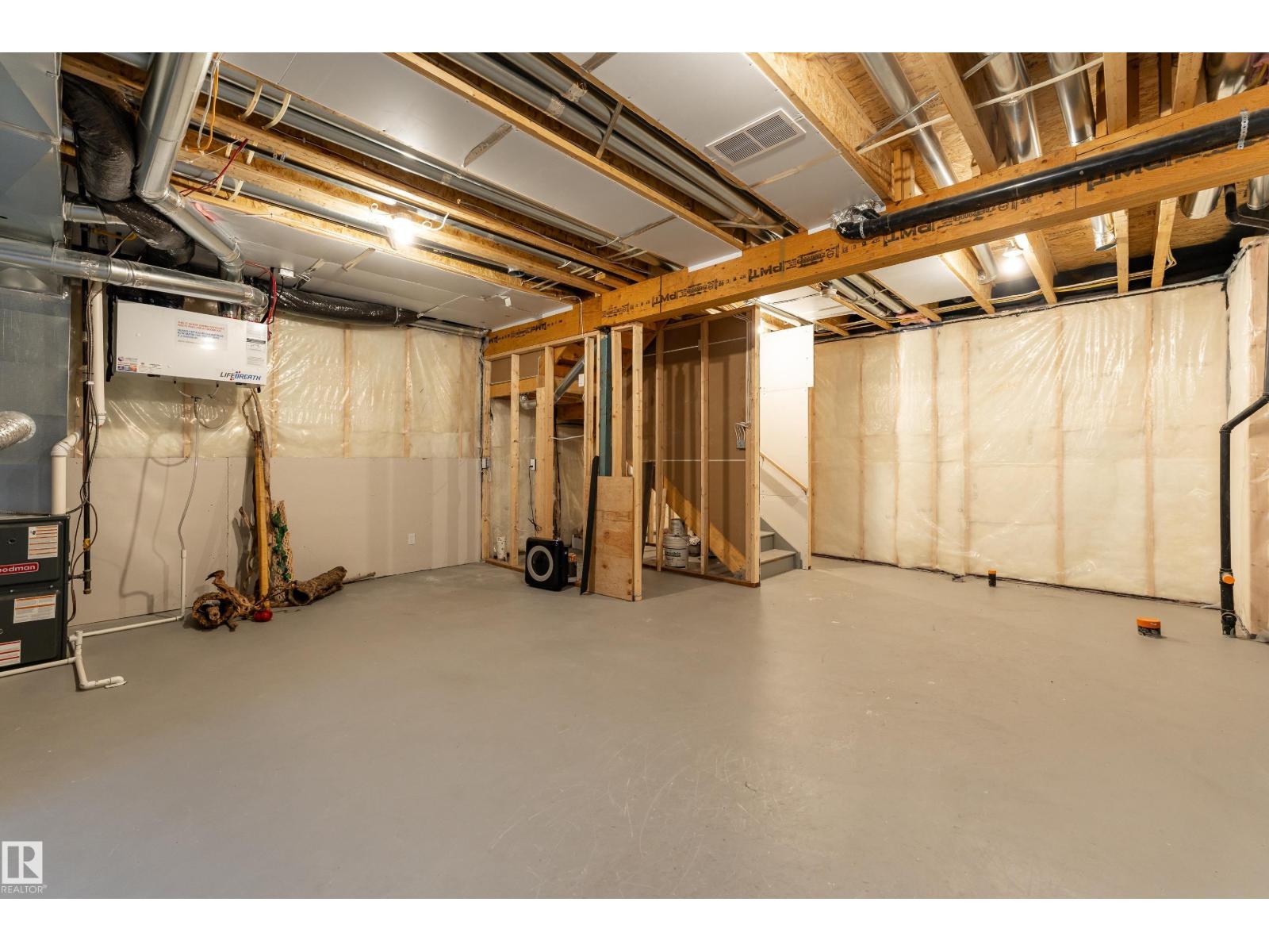 114 ASTORIA CR - Image 43