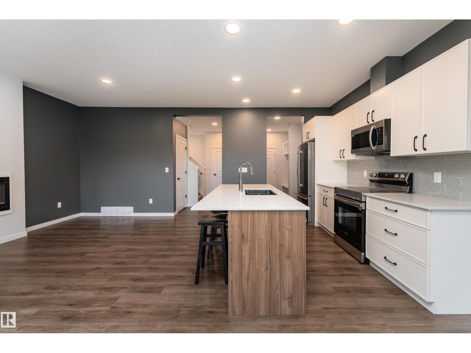 114 Astoria Cr, Devon — photo 14 of 30