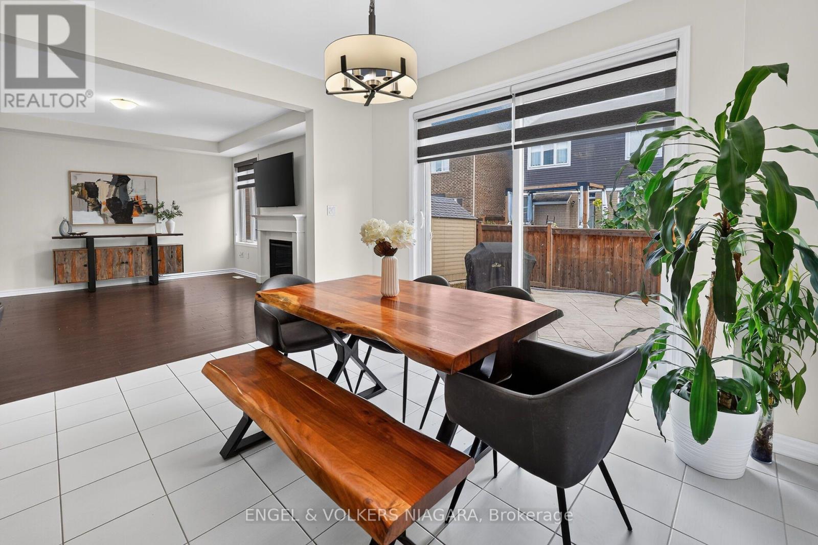 1221 ROSE WAY S, Milton (CB Cobban) — photo 9