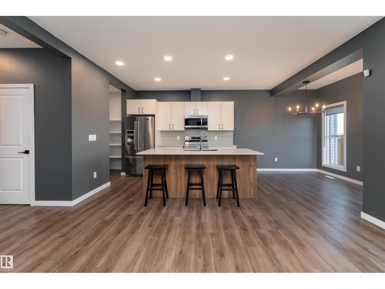 114 Astoria Cr, Devon — photo 10 of 30