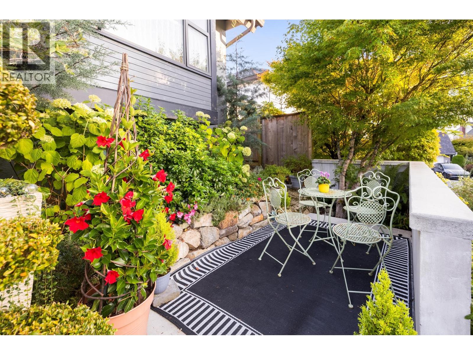 4772 MEADFEILD COURT, West Vancouver