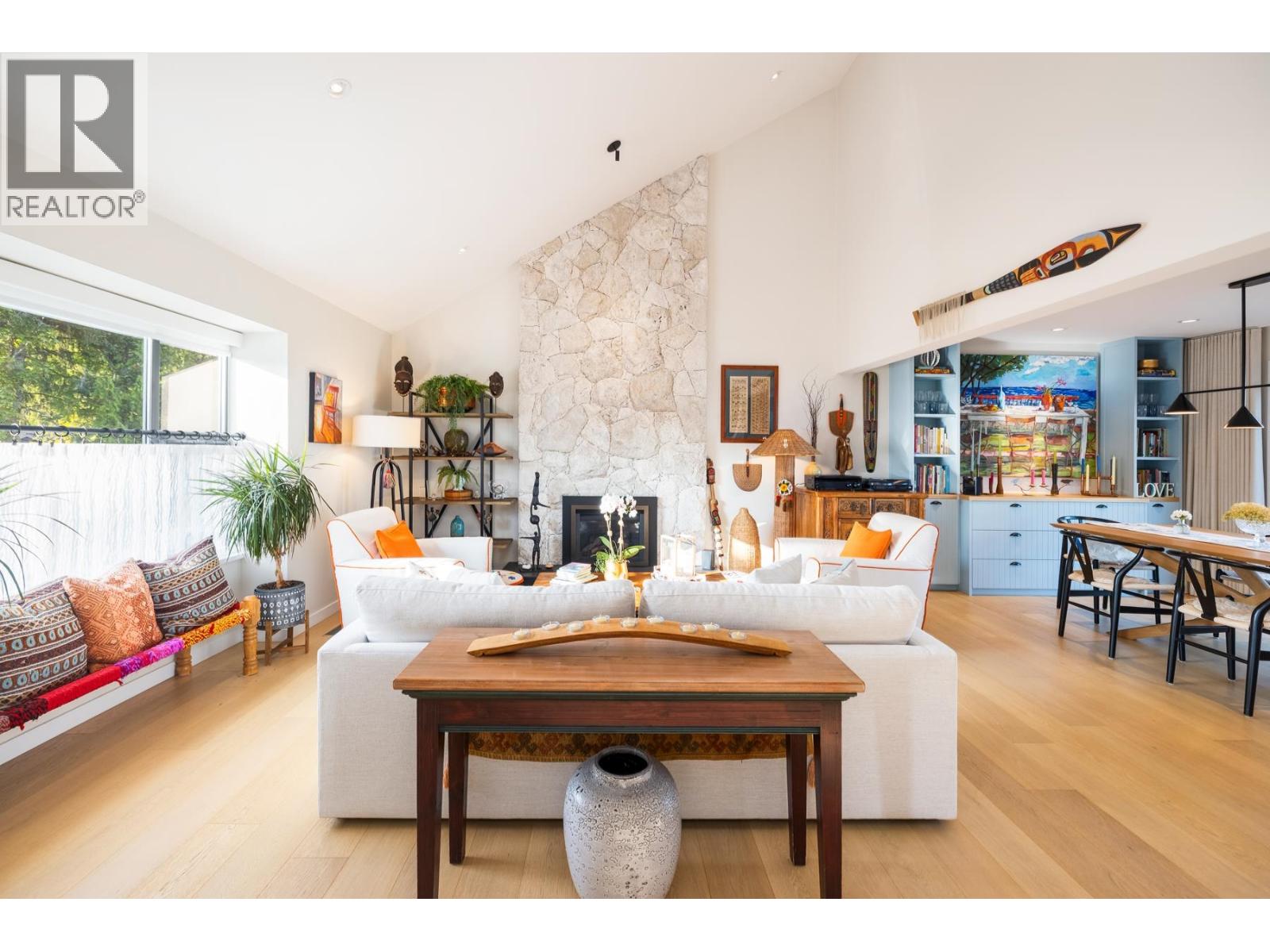4772 MEADFEILD COURT, West Vancouver