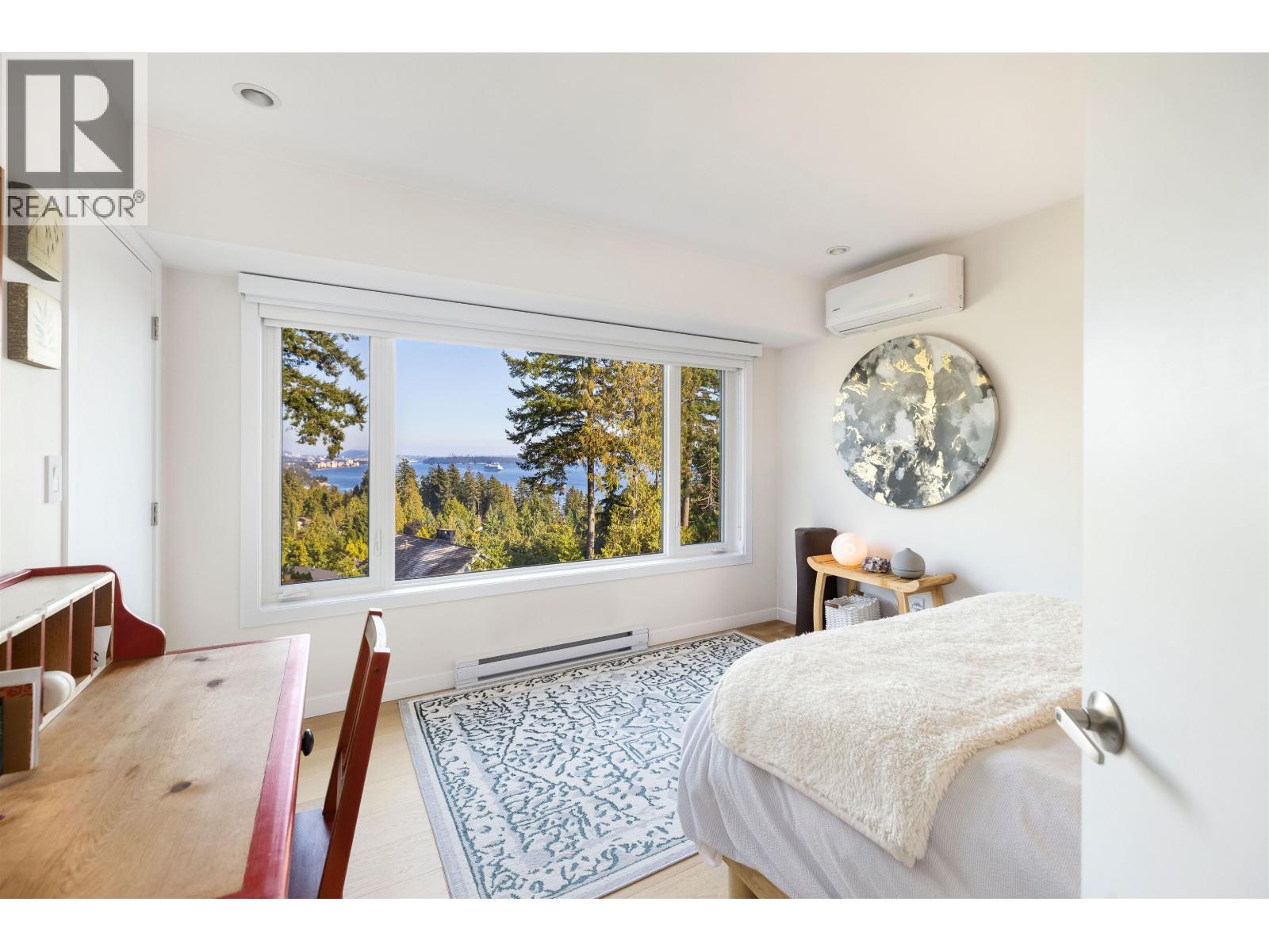 4772 MEADFEILD COURT, West Vancouver