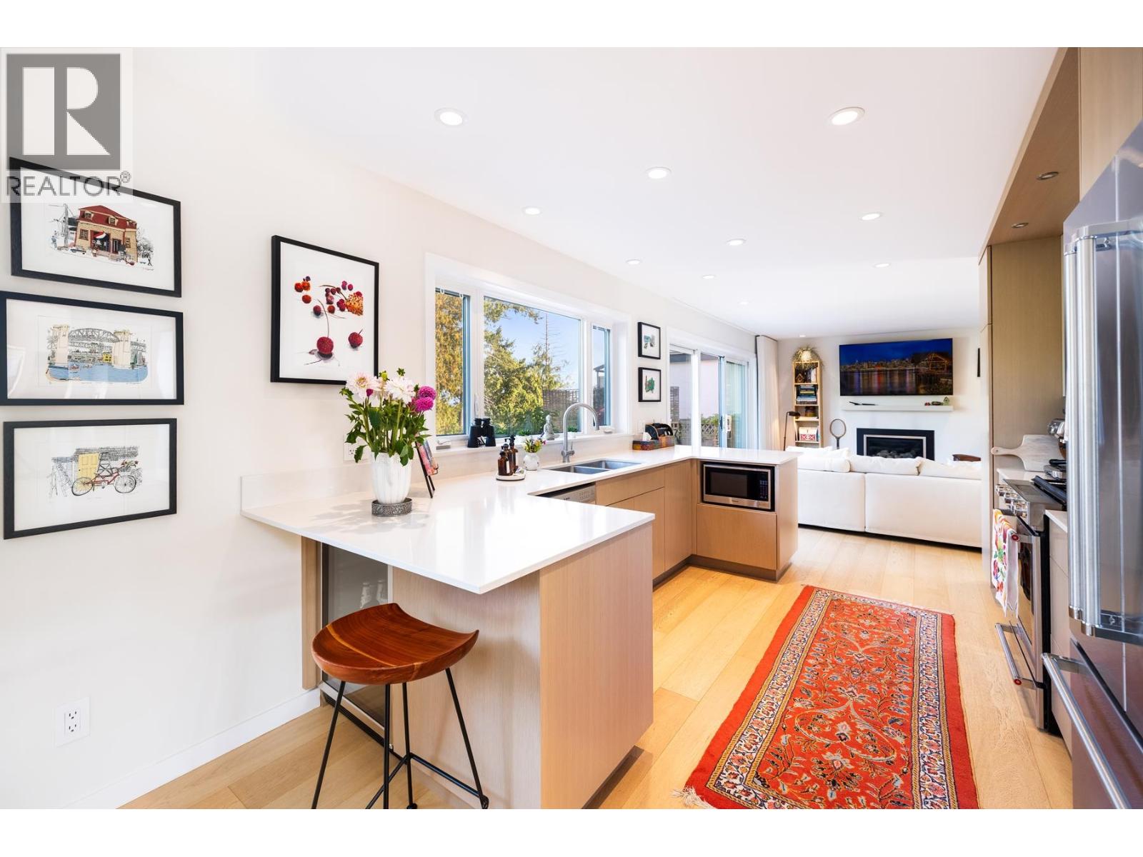 4772 MEADFEILD COURT, West Vancouver