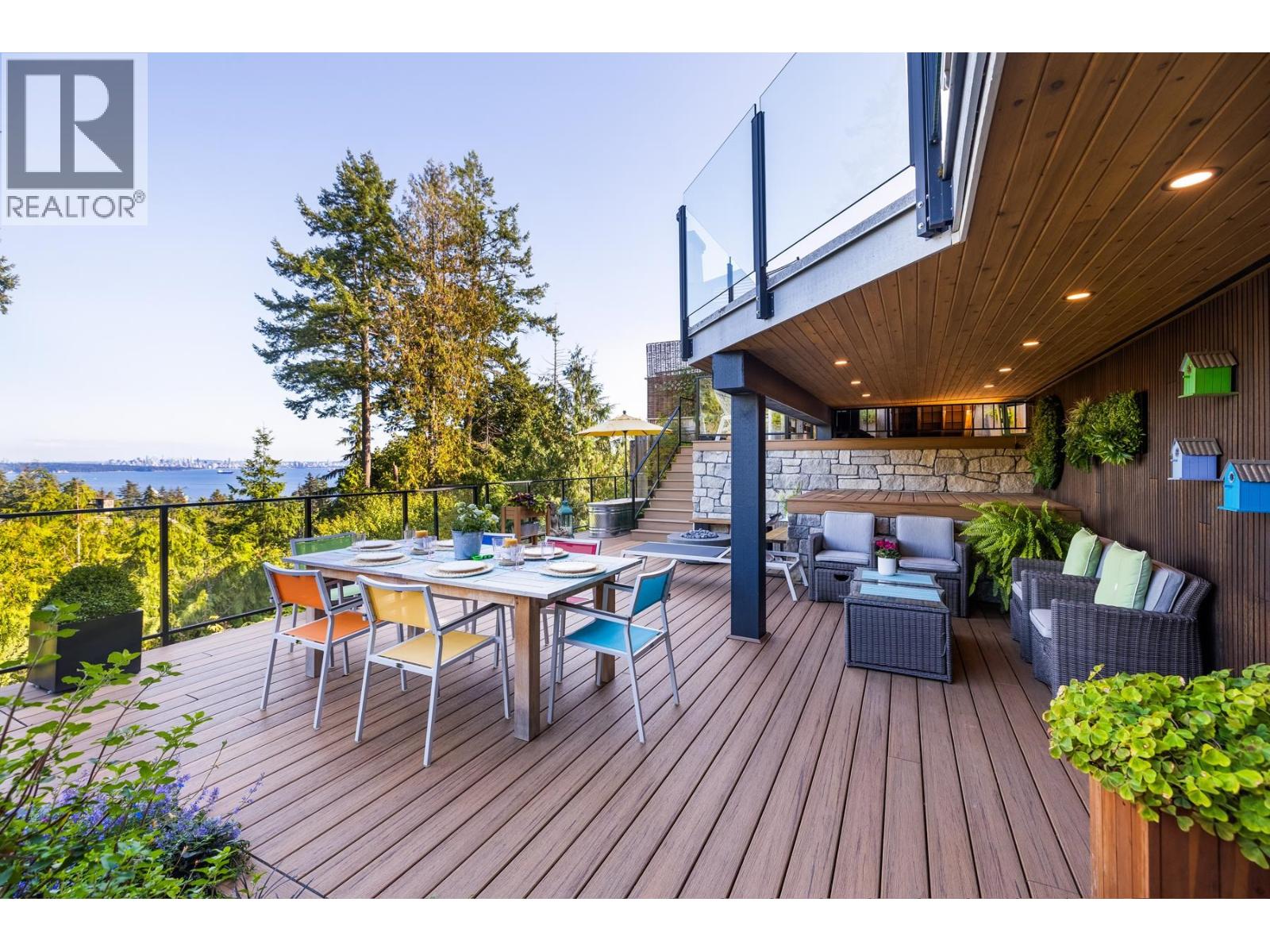4772 MEADFEILD COURT, West Vancouver