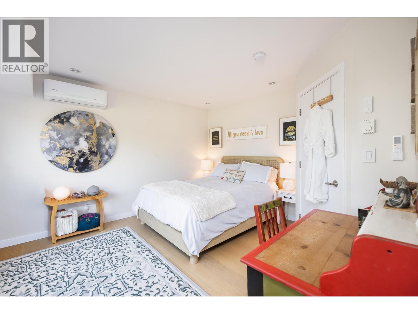 4772 MEADFEILD COURT, West Vancouver
