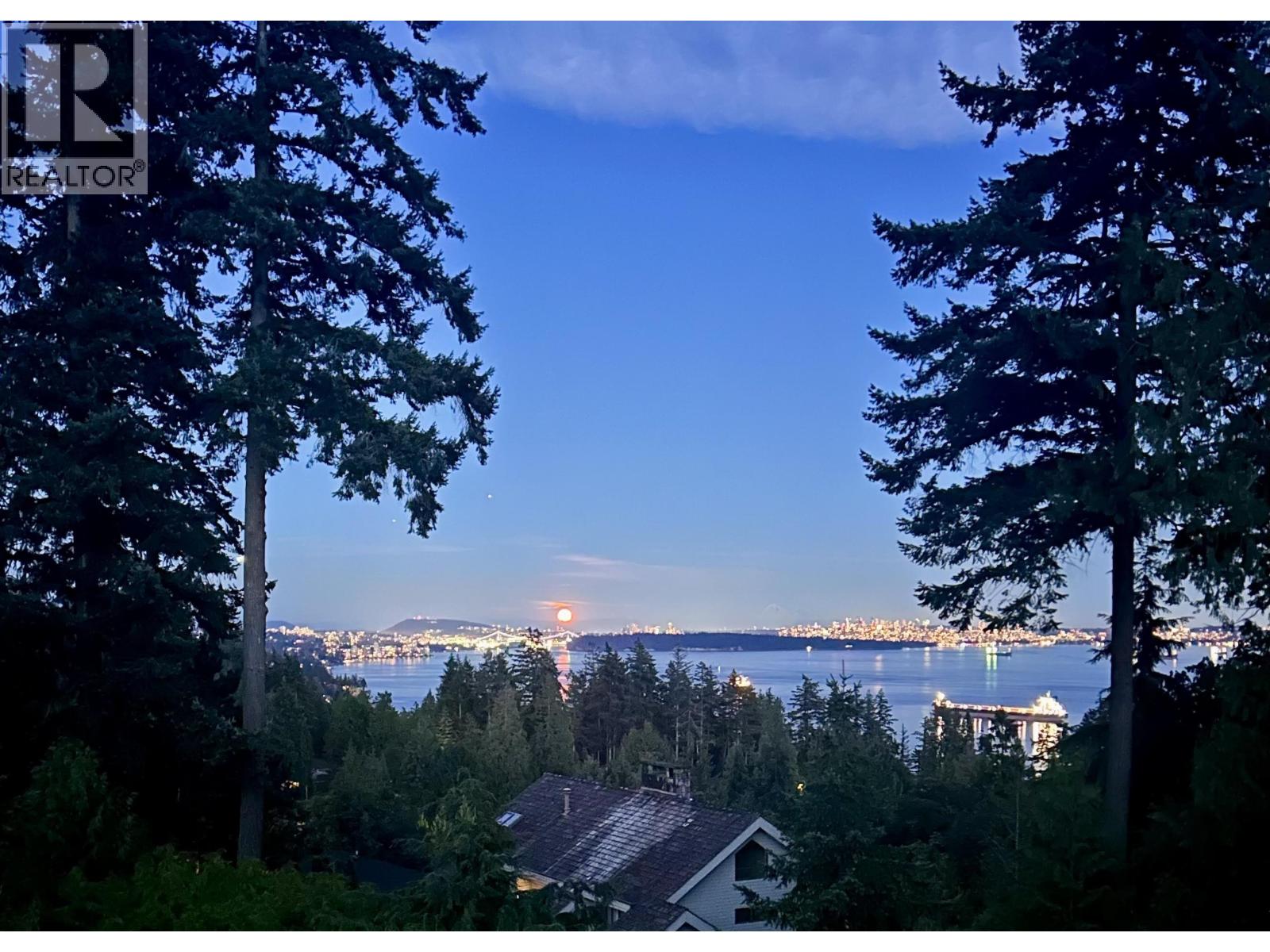 4772 MEADFEILD COURT, West Vancouver