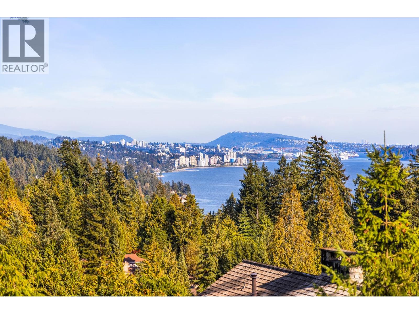 4772 MEADFEILD COURT, West Vancouver