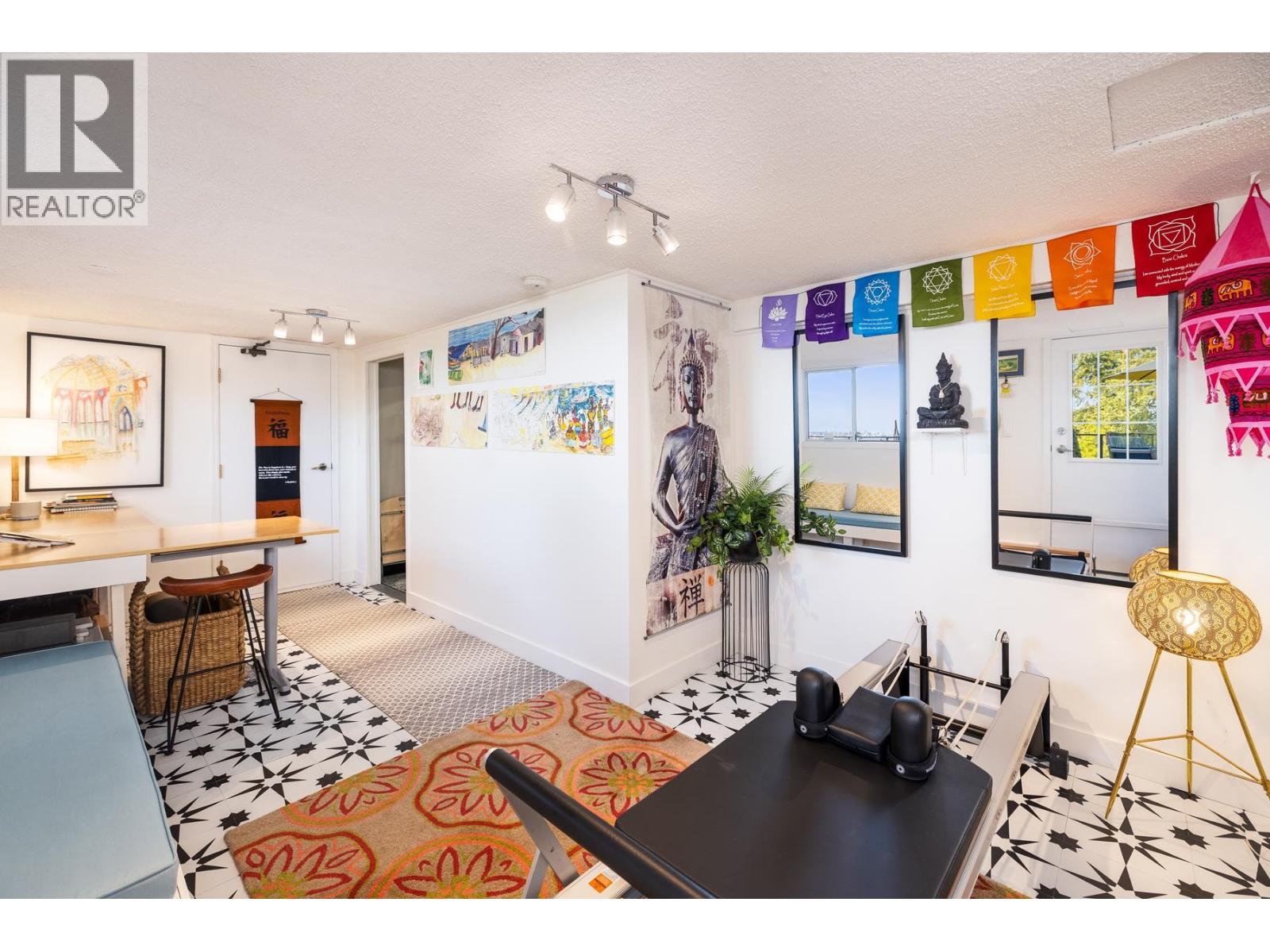 4772 MEADFEILD COURT, West Vancouver