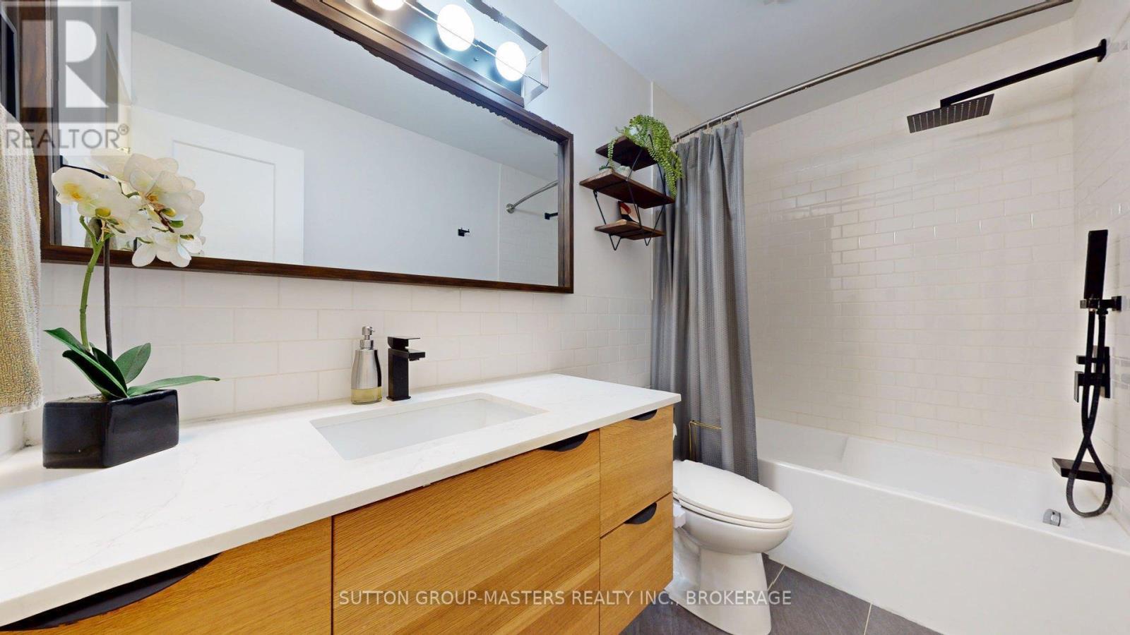 1196 GLADSTONE WAY - Image 24