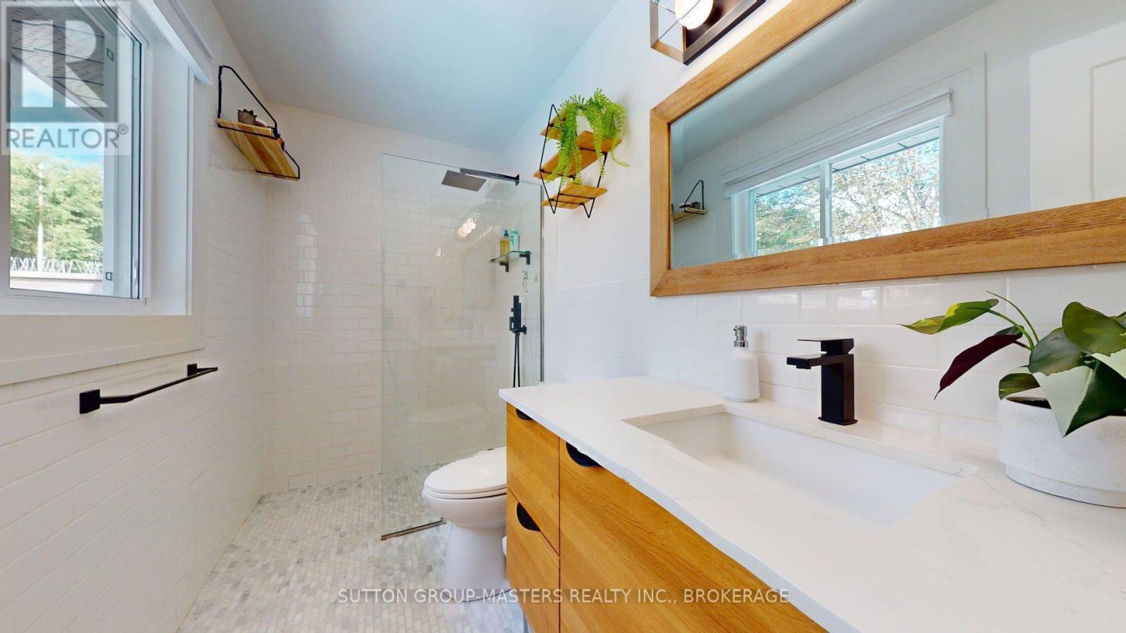 1196 GLADSTONE WAY - Image 28