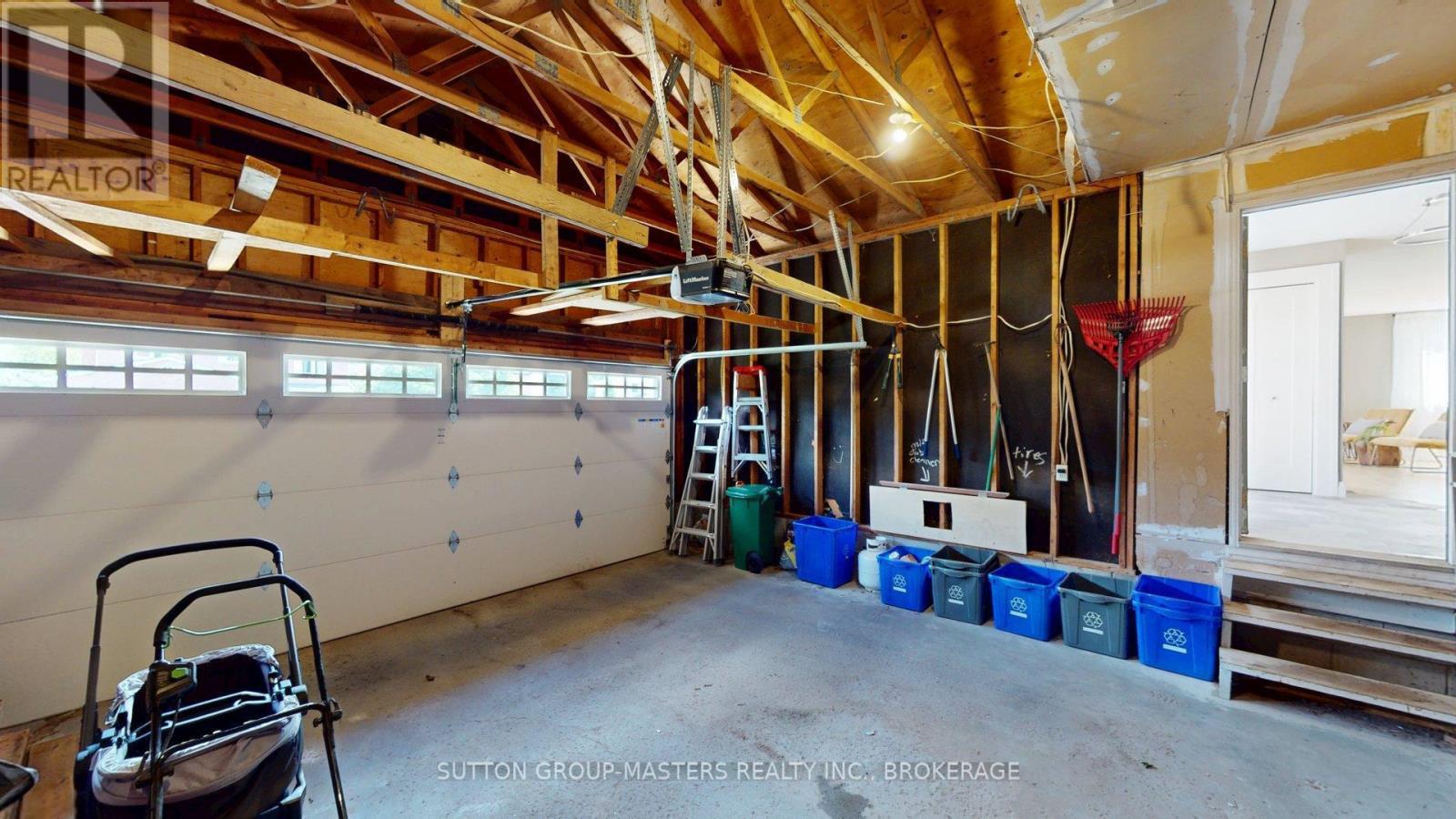 1196 GLADSTONE WAY - 41