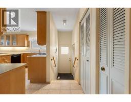 243 Radcliffe Place Se, Calgary, AB T2A6M9 Photo 22