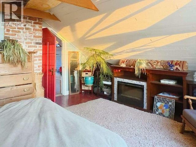 4598 MARINE AVE, Powell River