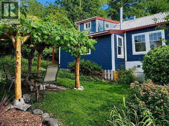 4598 MARINE AVE, Powell River