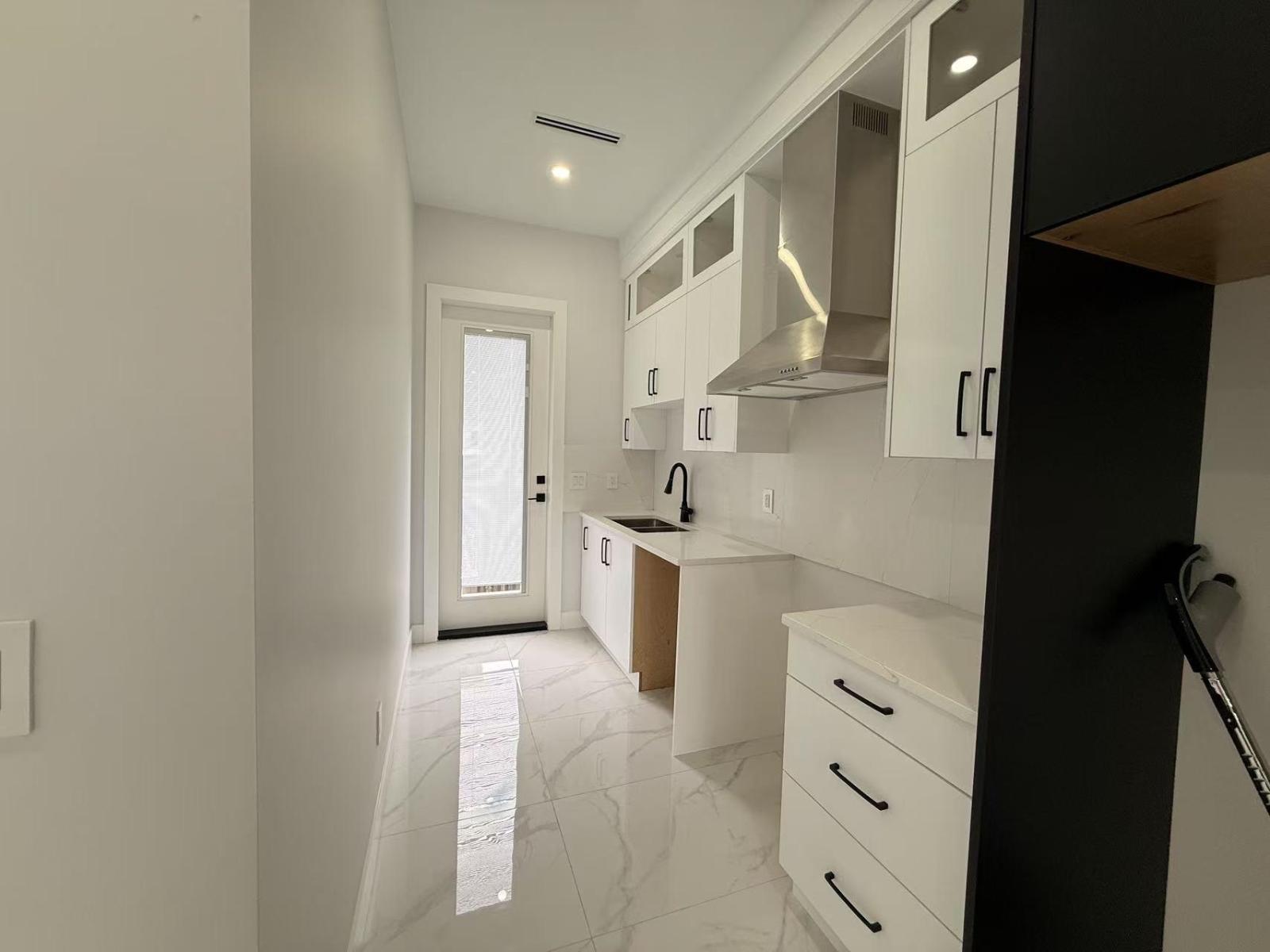 101 166xx 18A AVENUE, Surrey