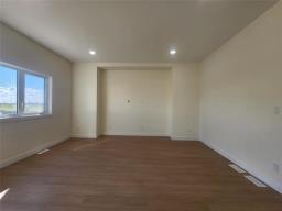 Loft - 24 Grouse Crescent, Winnipeg, MB R2V5L5 Photo 7