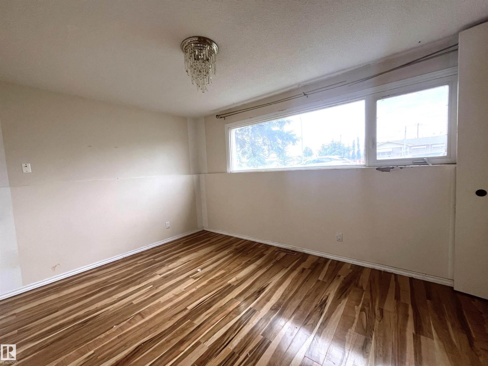 8817 163 ST NW - 13