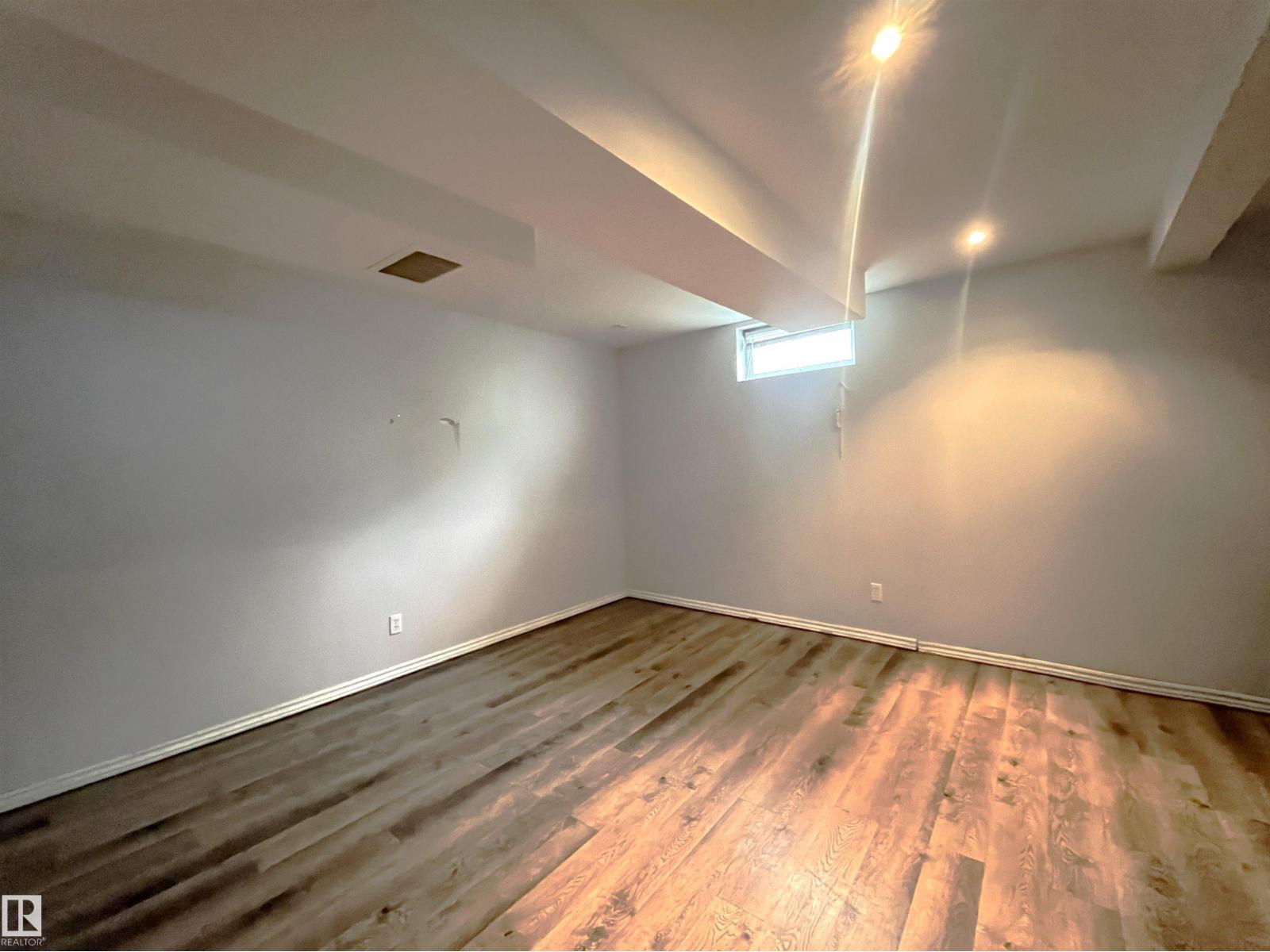8817 163 ST NW - 15