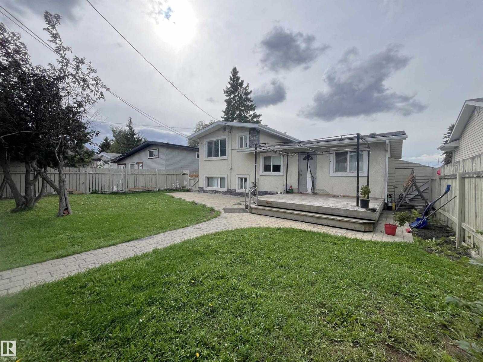 8817 163 ST NW - 20