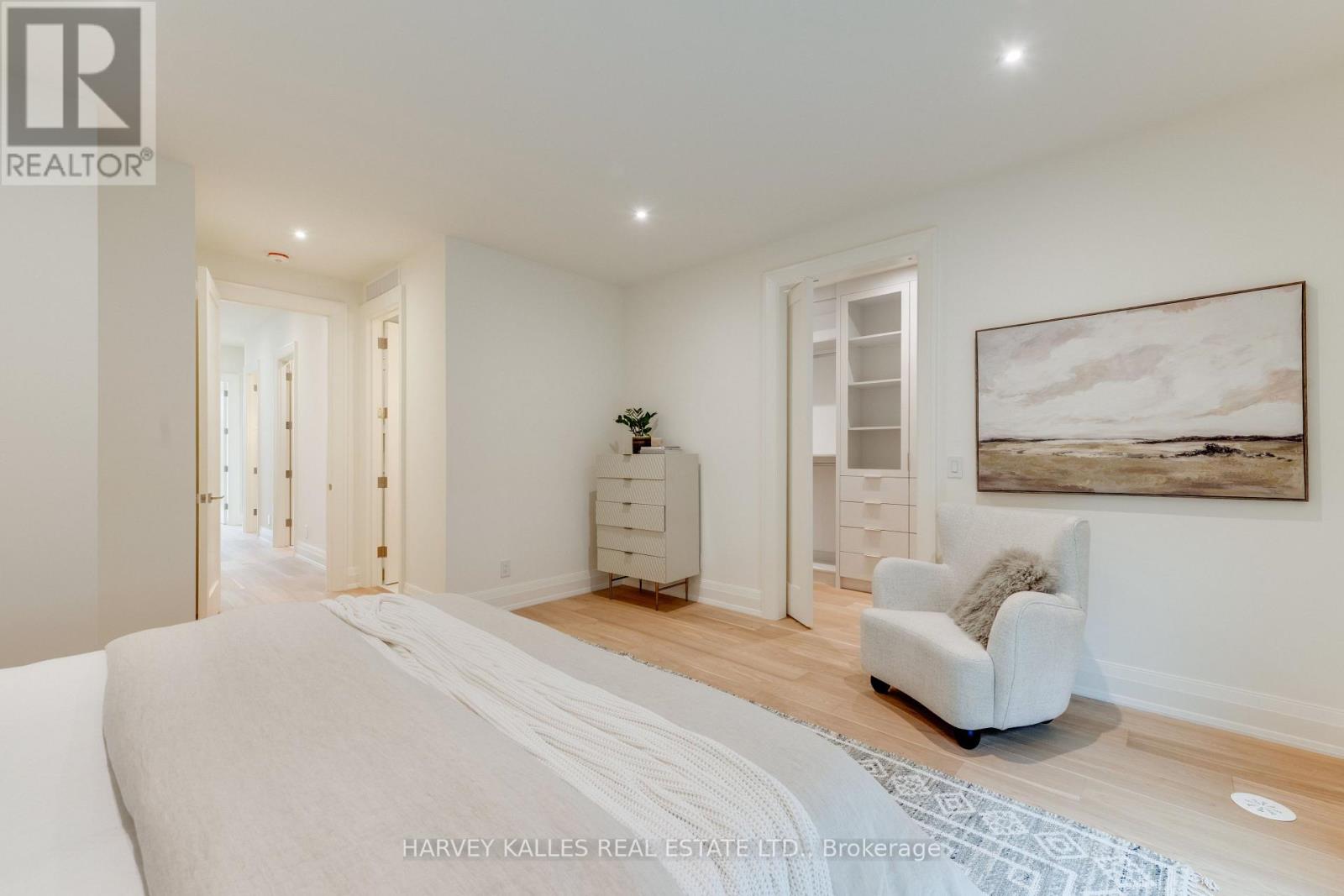 32 EVERGREEN GARDENS - Image 26