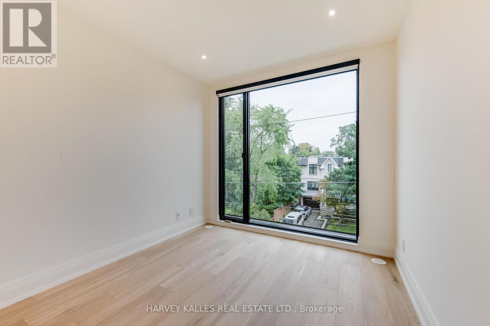 32 EVERGREEN GARDENS - Image 38