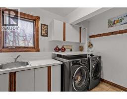 Primary Bedroom - 12 Woodside Lane, Canmore, AB T1W1T1 Photo 15