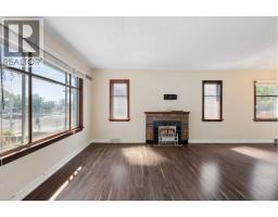 1741 24 Street SW - photo 4