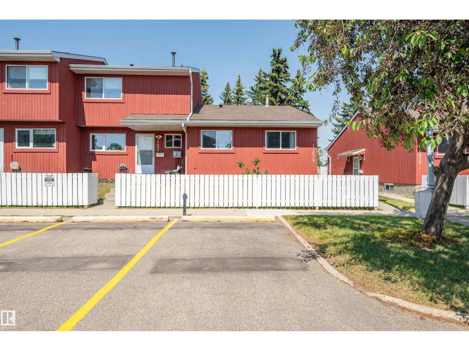 10678 Beaumaris RD NW, Edmonton — photo 1