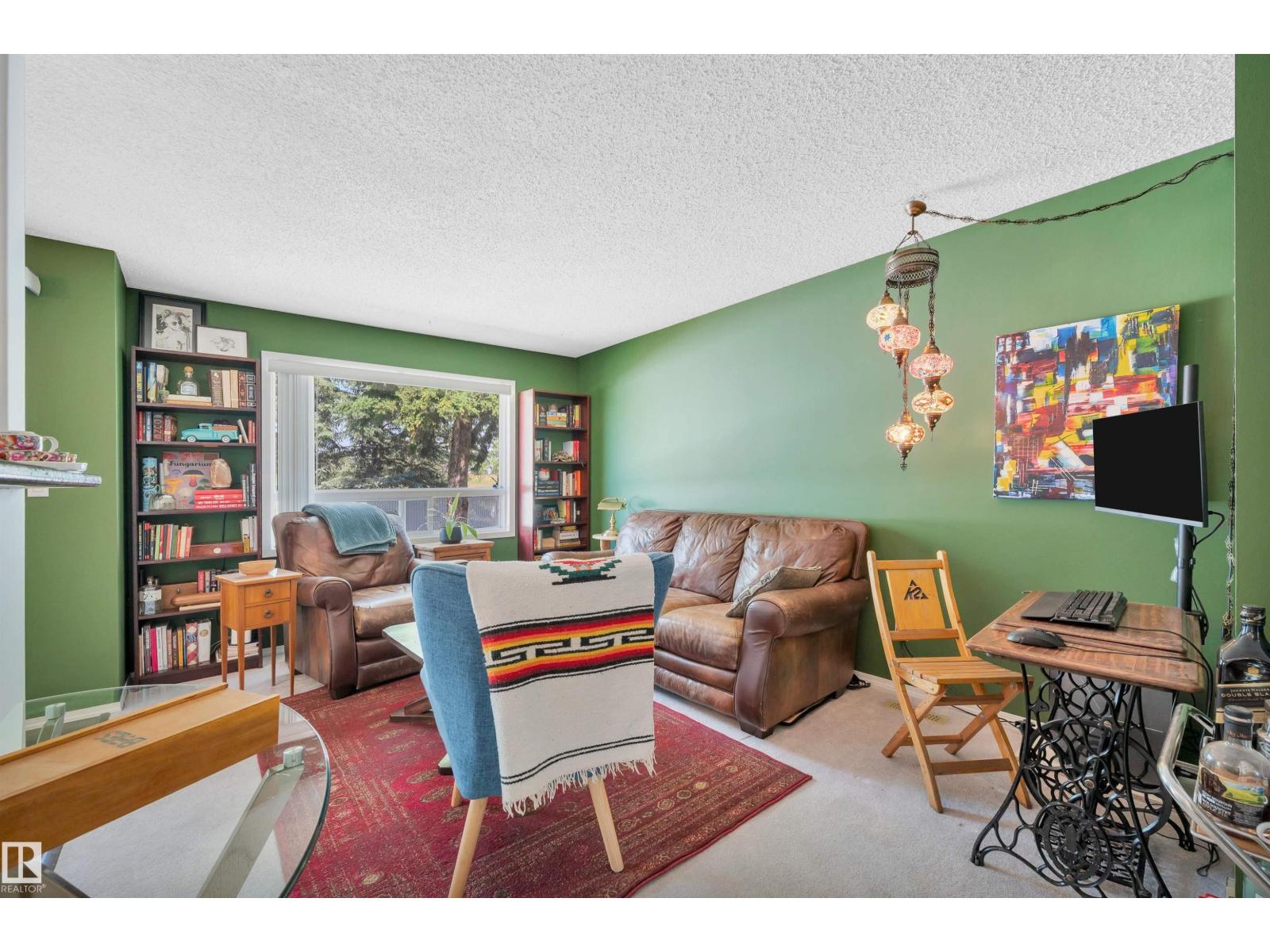 10678 Beaumaris RD NW, Edmonton — photo 9