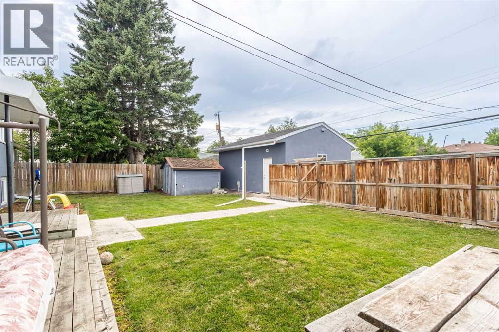 128 40 Avenue NW - 46